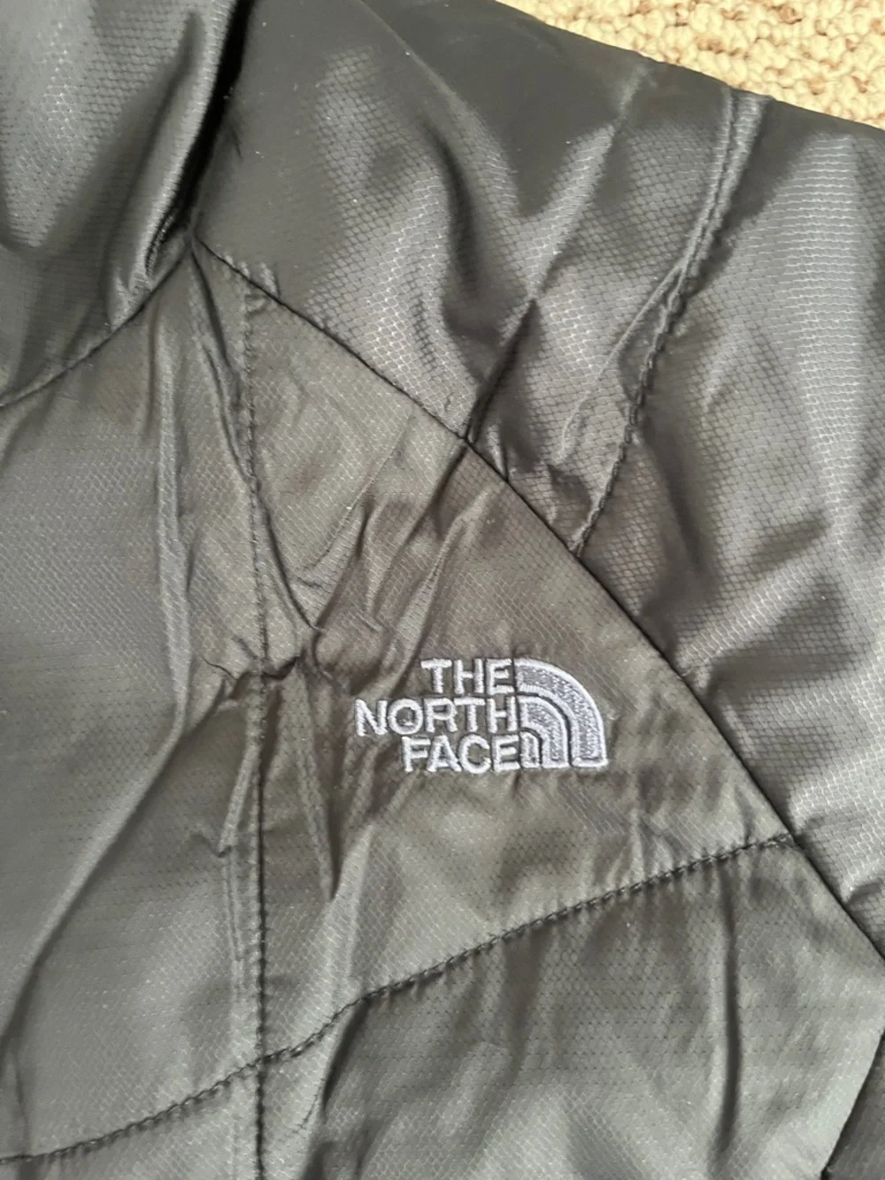 The north face puffer jacket - Picture 4 of 5
